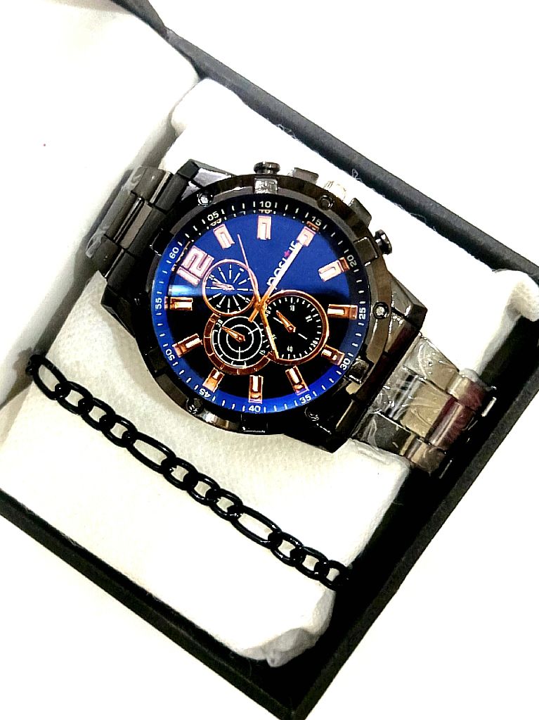 Top Fashion Mens Stainless steel Quartz watch with Ring  -High Quality Round Shap Black dial with stainless steel Straps Business Watch With Black  Stainless steel Cuban Chain Link Braclete For Men And Boys -Stylish Watch In Randam designs