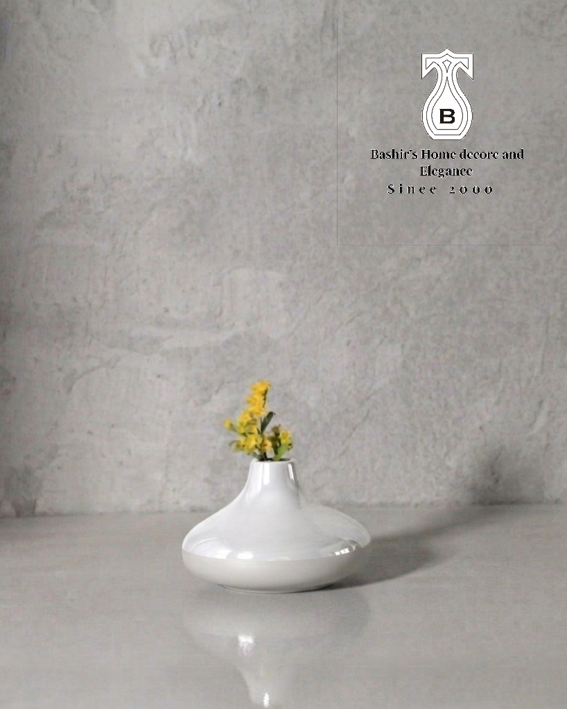 Modern Handmade Flower Vase – Black & White Decorative Ceramic Piece
