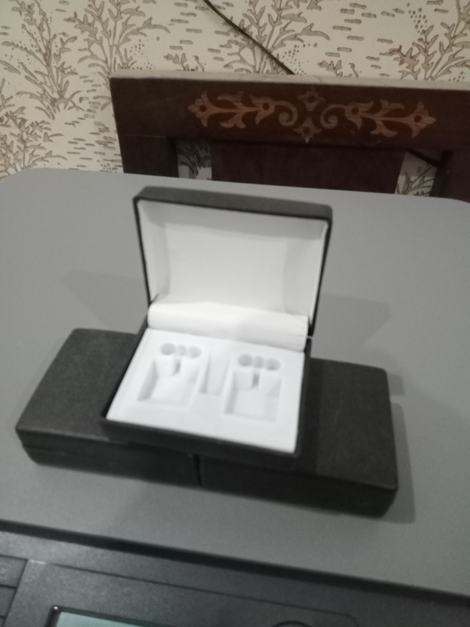 Cufflinks box for safe your cufflinks in a simple cufflinks box (1pcs)