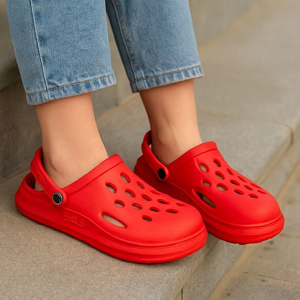 Beautiful Women Charm Clogs & Crocks Top Quality Fashion EVA Sandals & Slip-On Crocks