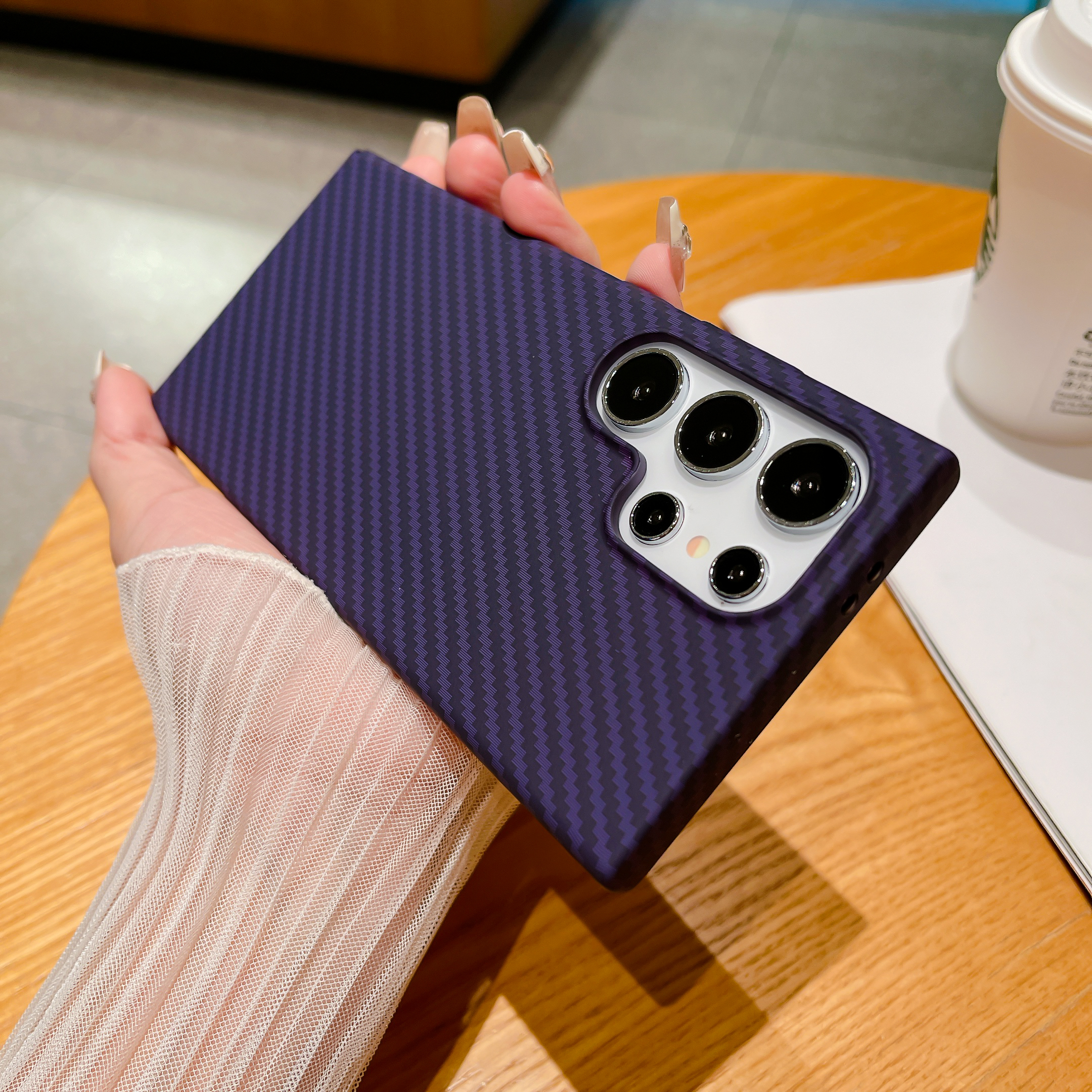 Ultra Thin Carbon Fiber Textured Phone Case For   S24 S23 S22 Note 10 Plus Note 20 Ultra Shockproof Hard Back Cover