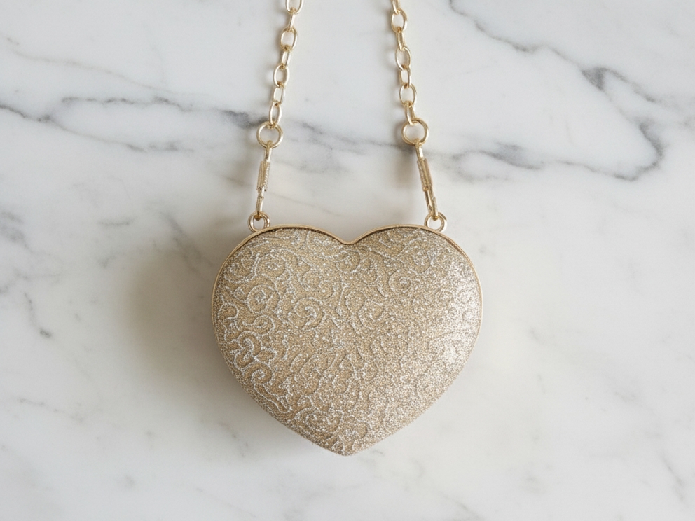 Mini Heart Clutch