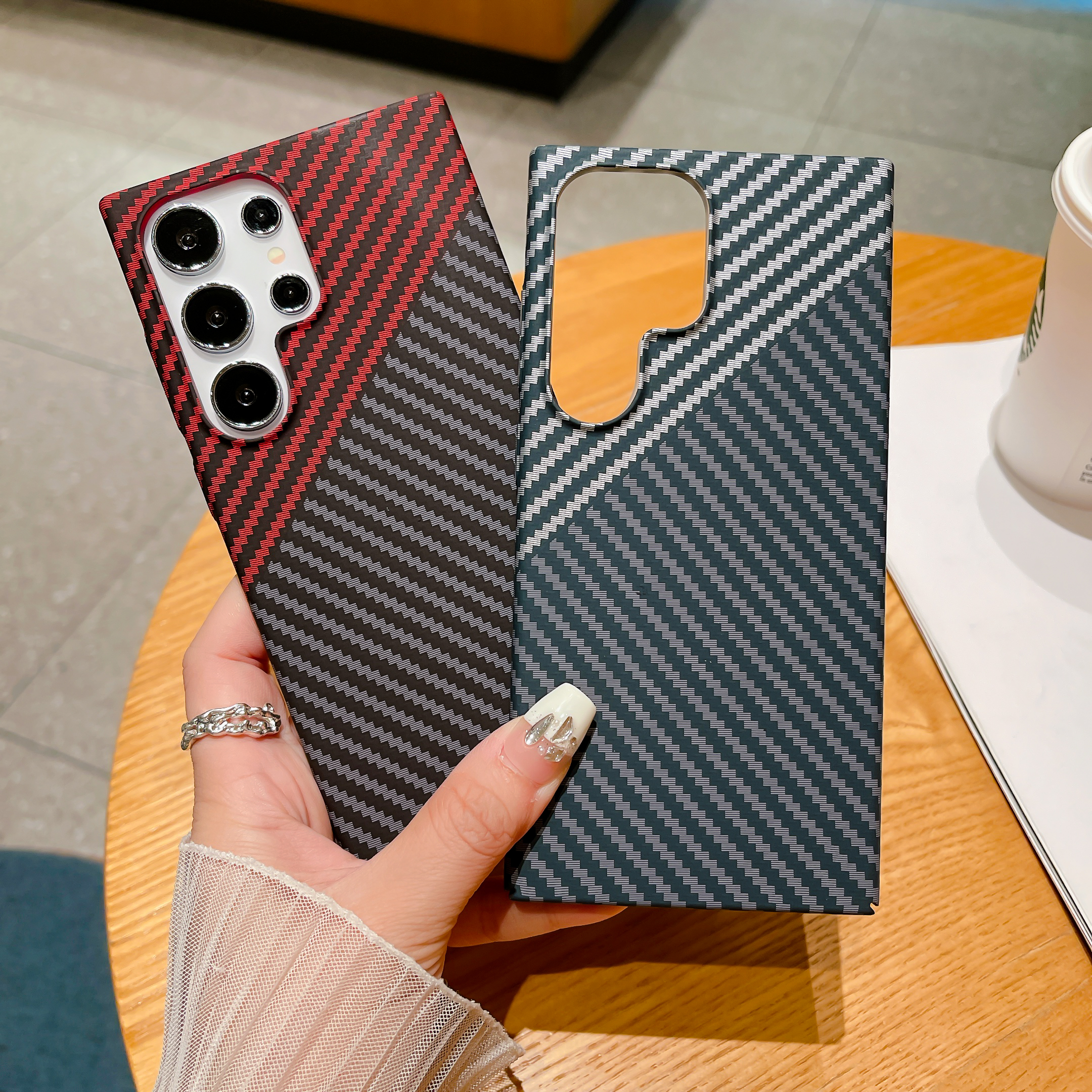 Ultra Thin Carbon Fiber Textured Phone Case For   S24 S23 S22 Note 10 Plus Note 20 Ultra Shockproof Hard Back Cover
