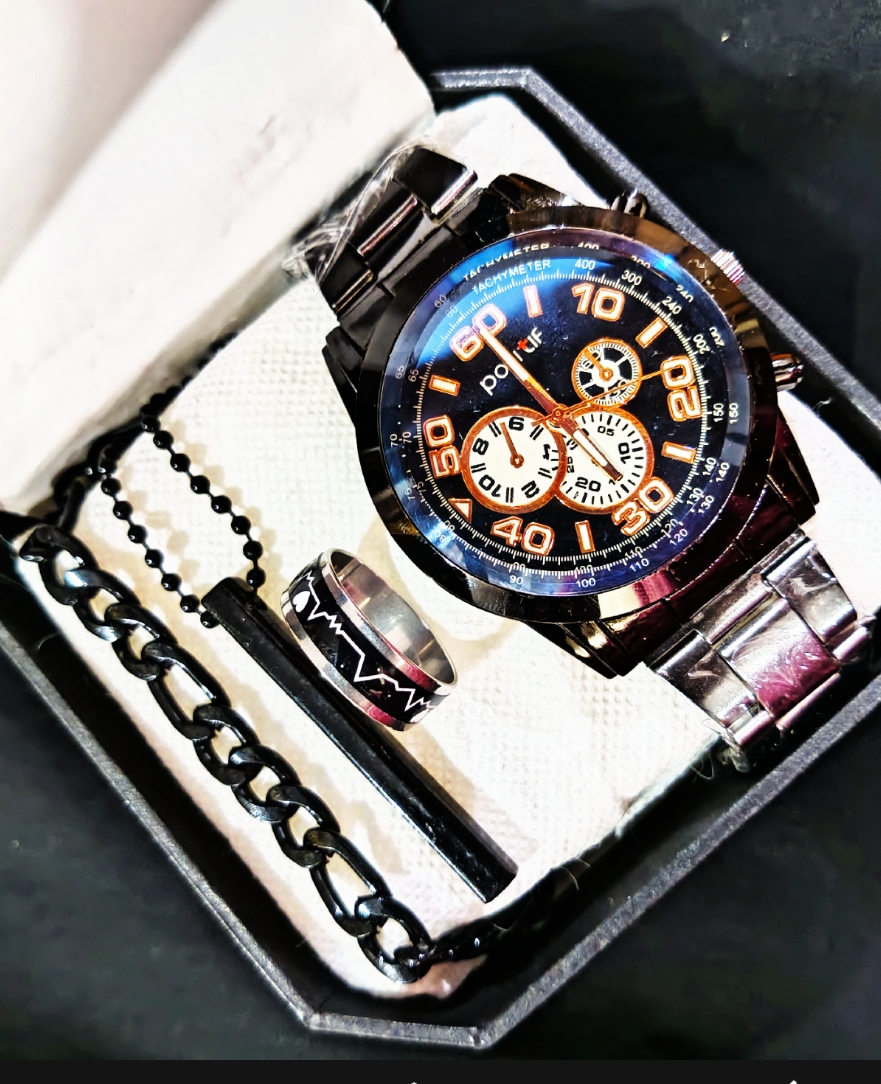 Pack Of 4 New Fashion Sun Moon Star Diamond  Men's Fashion Business  Watch Deal   -Top Fashion Mens Watch +Chain Braclete +Heart Beat Ring+3D Bar Stick Locket-High Quality Black Watch  In  Random dial Design