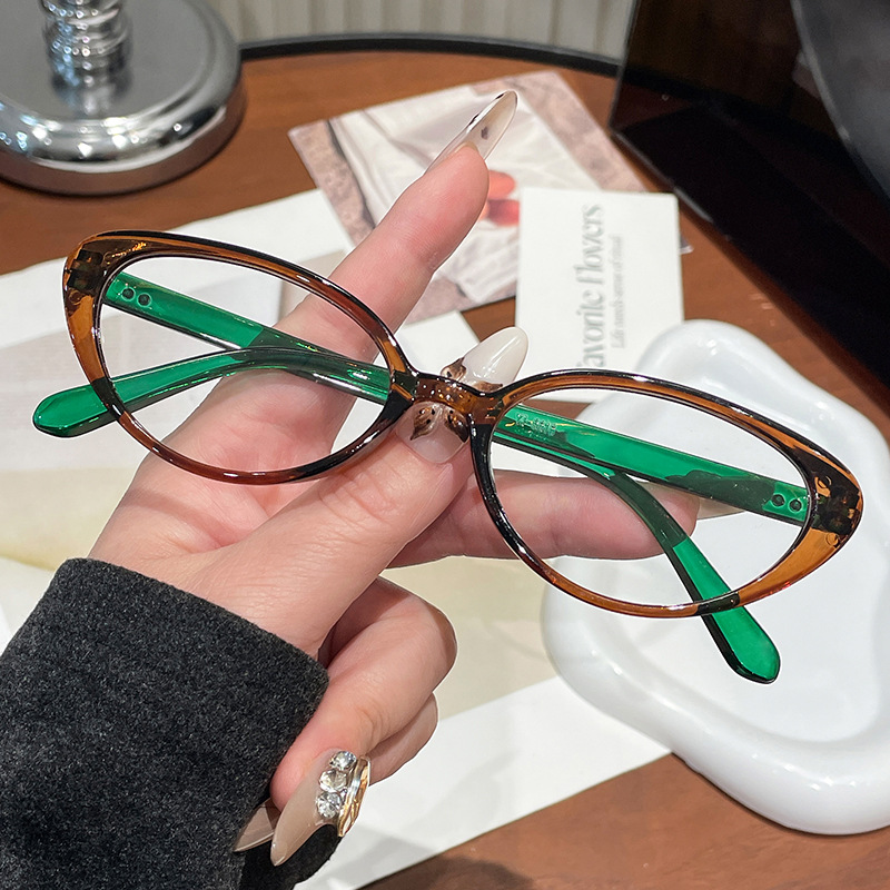 Women Anti Blue Light Glasses Cat Eye Frame Vintage Oval Glasses Computer Eyewear Transparent & Clear Eye Protection Eyepiece