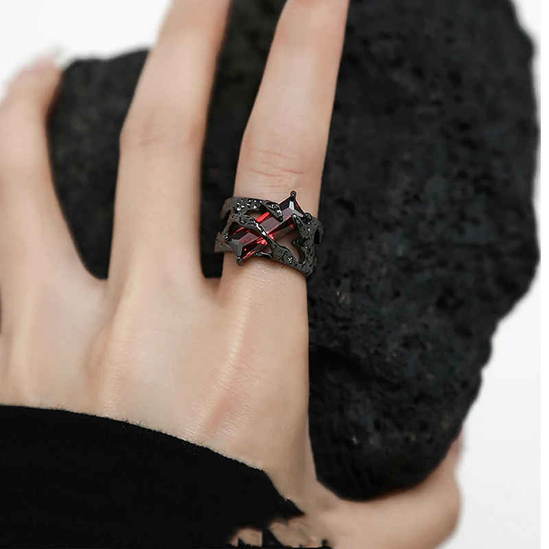 1/2pcs Black Thorns Lava Rings Red Rhinestones Hollow out Open Ring Couple Finger Ring Women Men 
