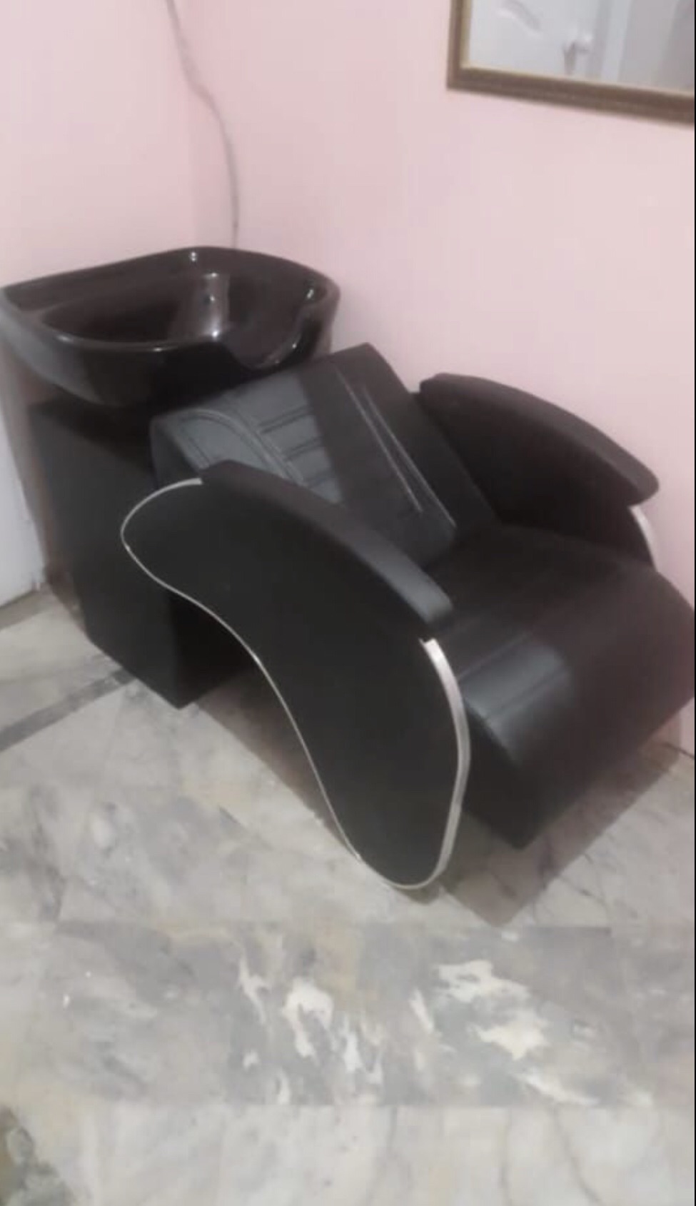 Washing Unit for beauty parlour or saloon