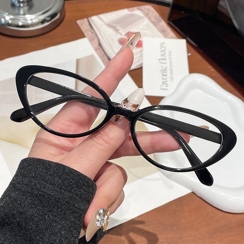 Women Anti Blue Light Glasses Cat Eye Frame Vintage Oval Glasses Computer Eyewear Transparent & Clear Eye Protection Eyepiece