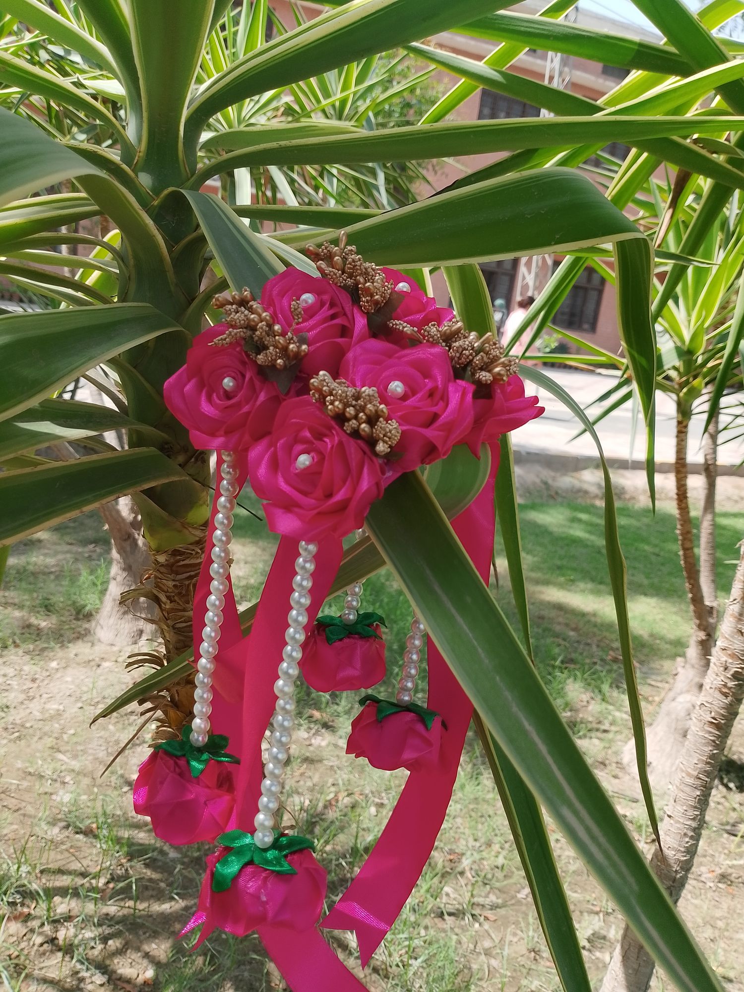 Bridal Hand Gajra Bracelet – Red Rose & Pearl Artificial Flower Jewelry for Mehndi, Barat & Walima