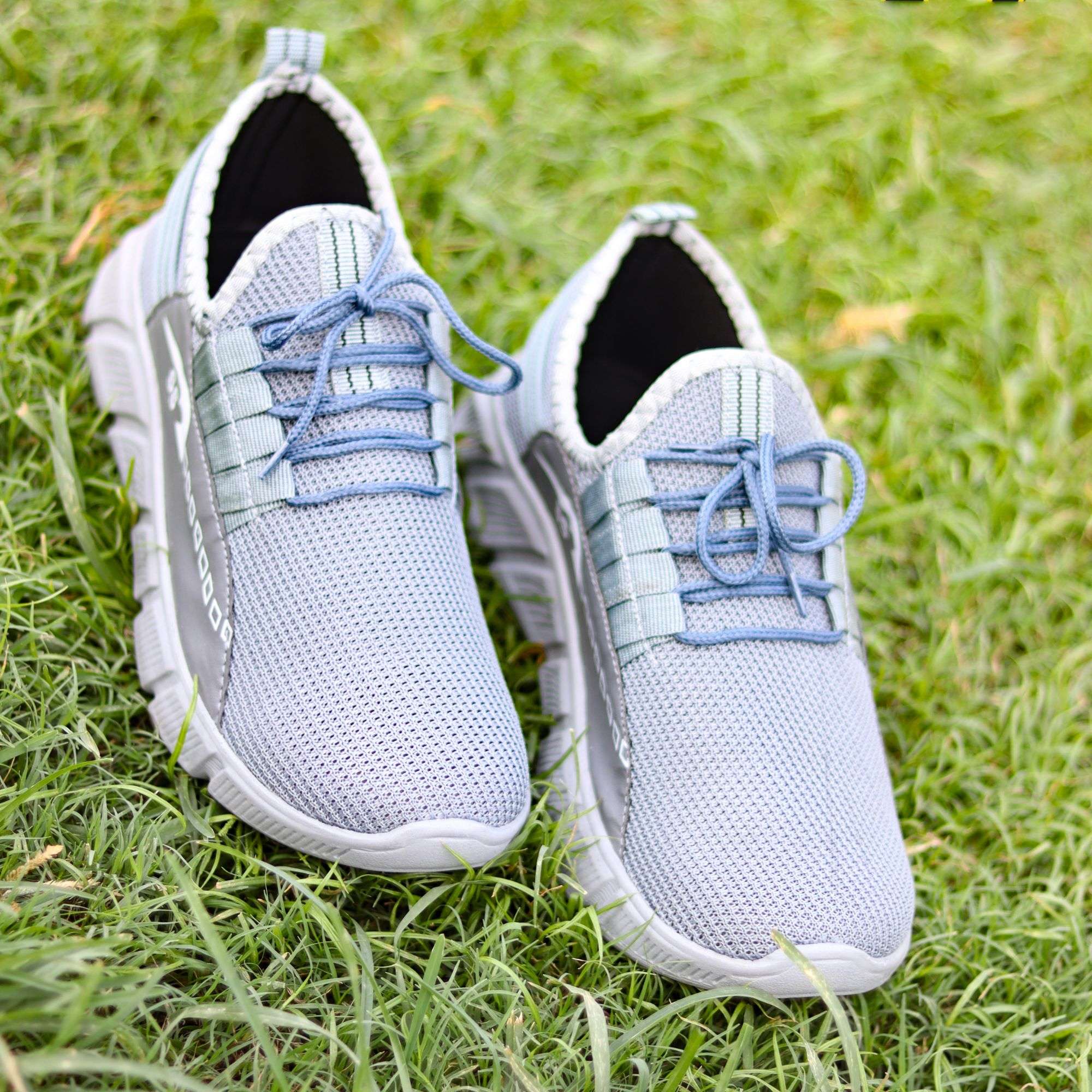 Grey mens hot sale tennis shoes