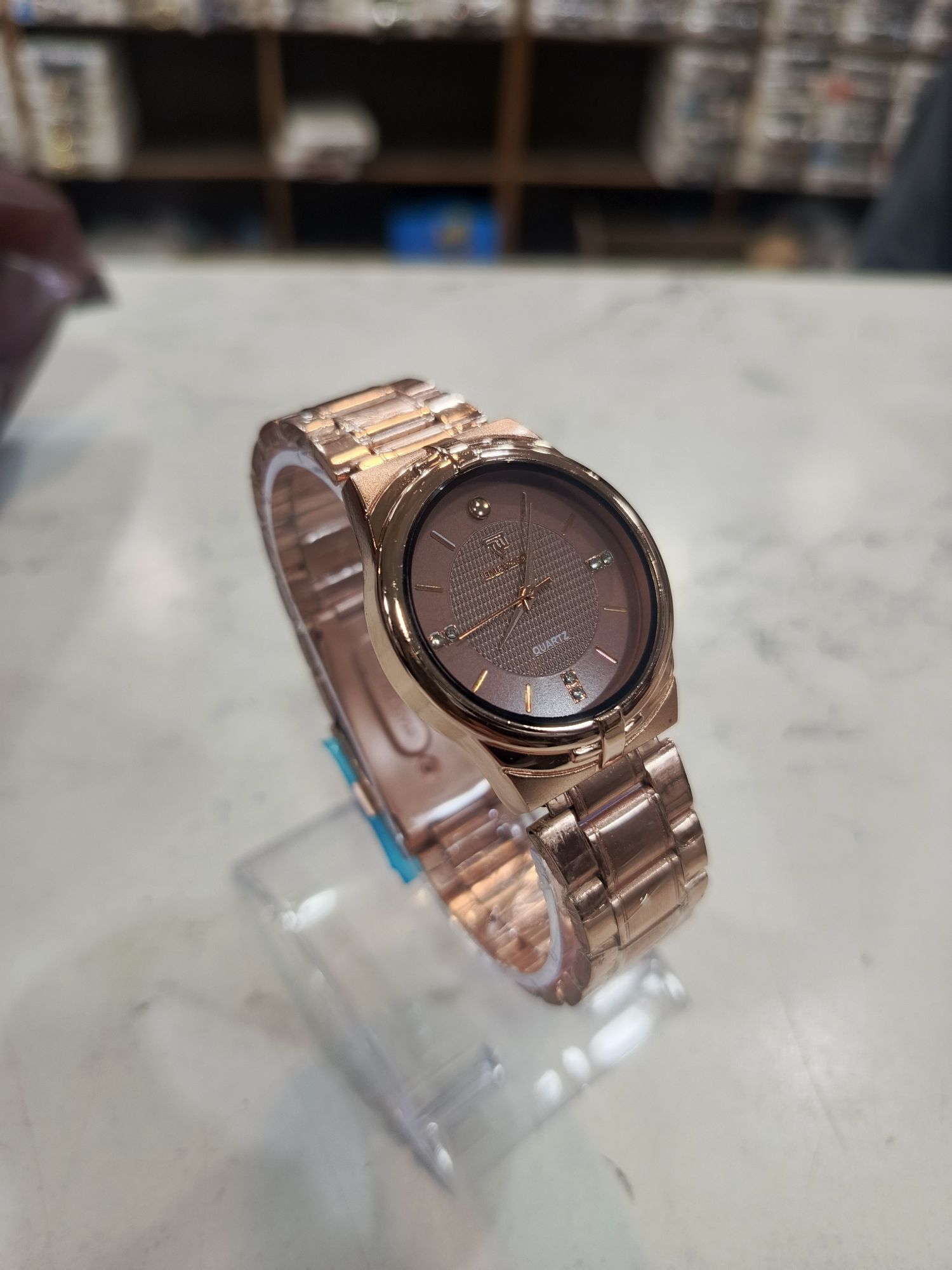 LADIES GOLDEN CHAIN WATCH