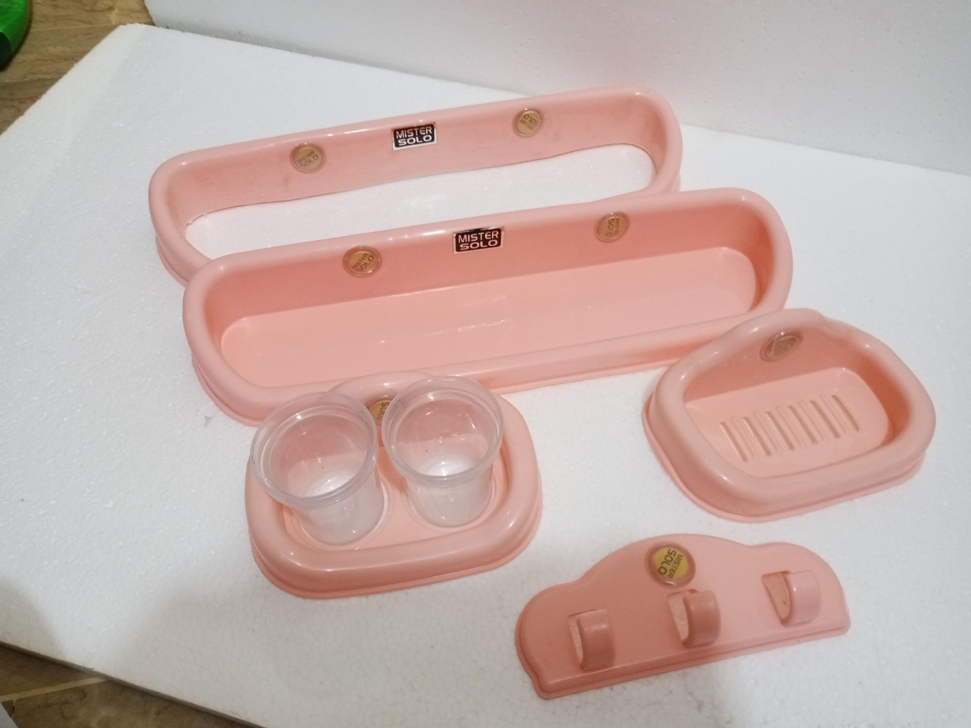 bathroom accessories set plastic 5 pic | Daraz.pk