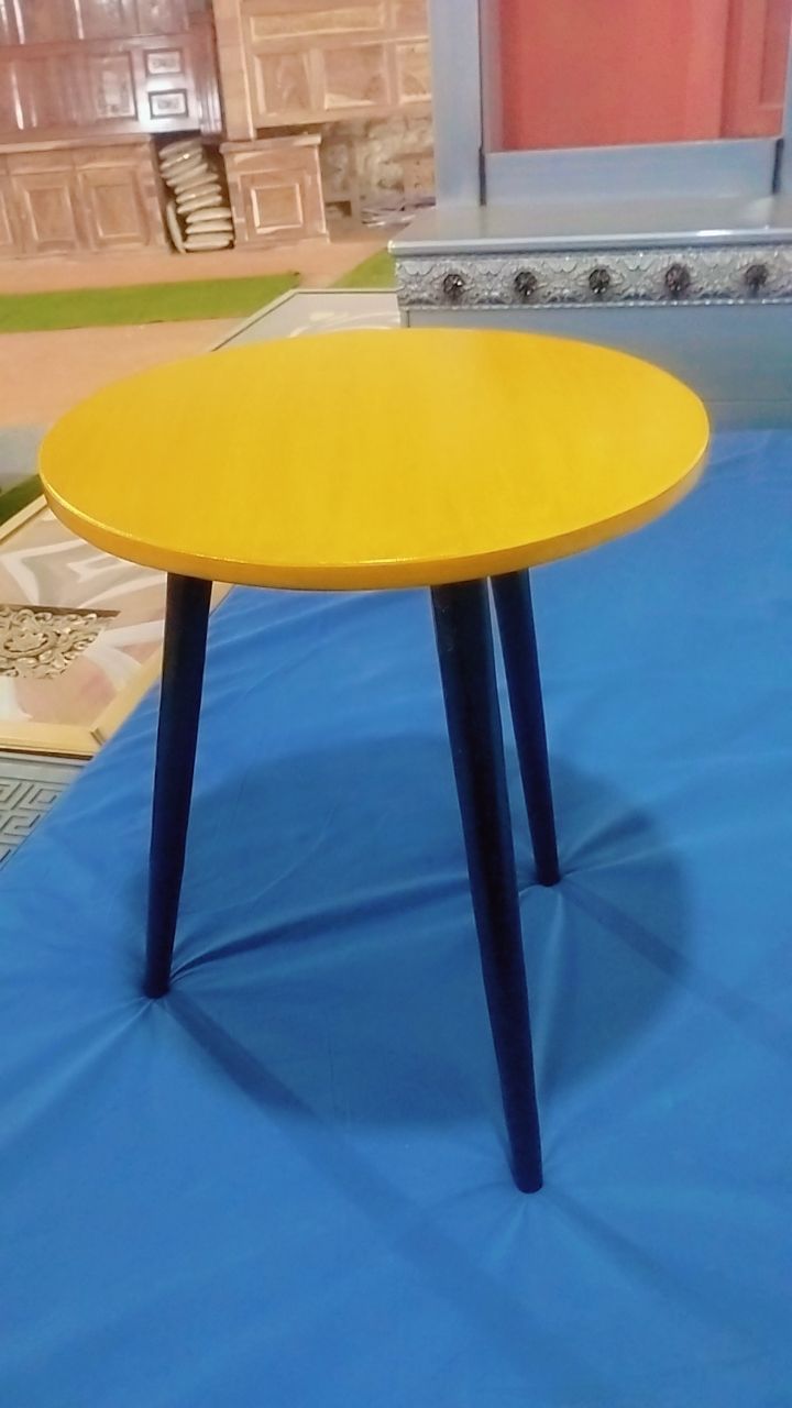 Coffee table,Side table,Stool,Study Table (16 inches top & 20 inches height)