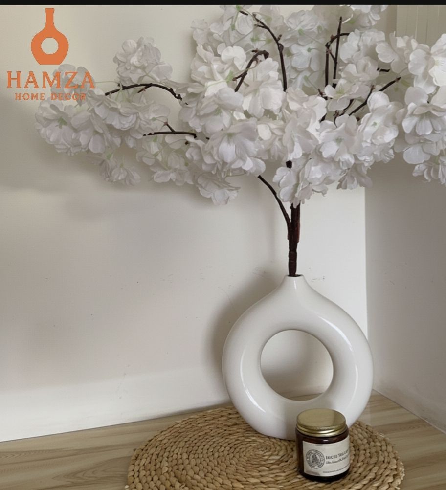Modern and beautiful donut vase for home decoration