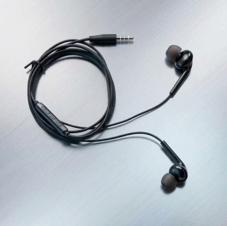 Handsfree 3.5 mm Pin with Mic Deep Bass and Volume Control