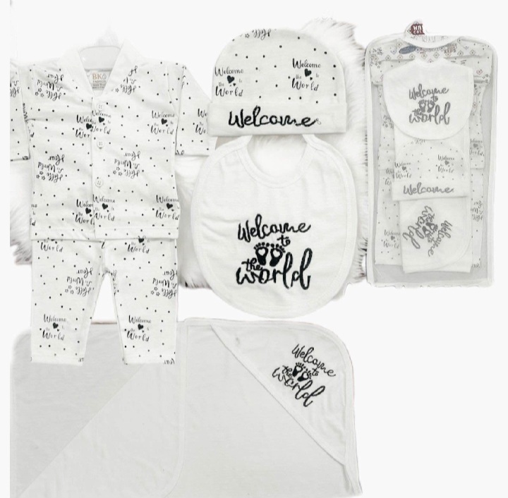 High quality baby 5pcs new born baby stater clothing set in summer stuff in premium Quality in random colours and designs