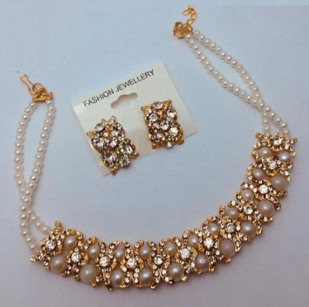 White/black/silver Stylish Stones Necklace With Earrings For Beautiful Girls and Ladies