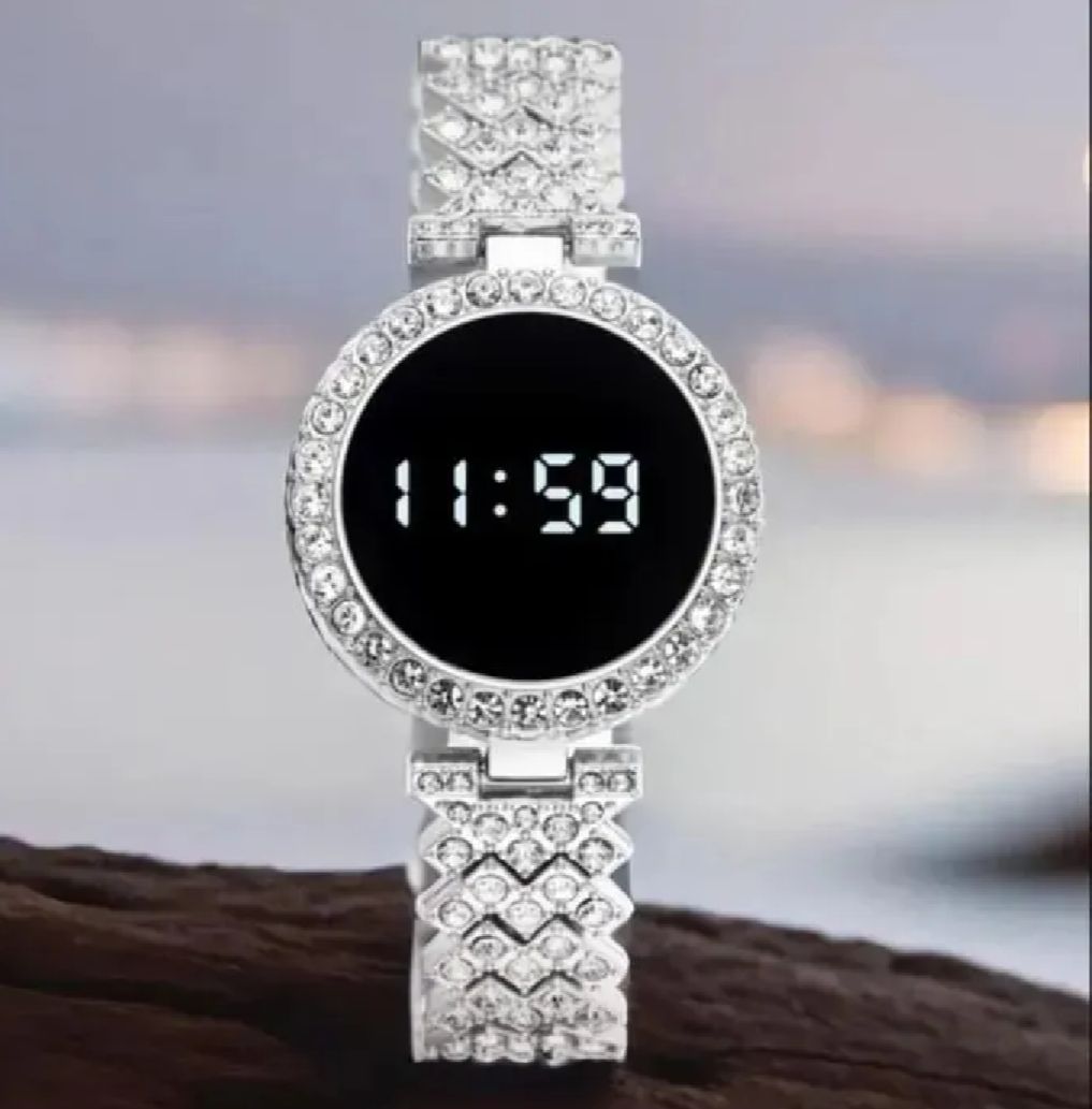 New Fashionable Stone Touch Round Ladies Watch for Women