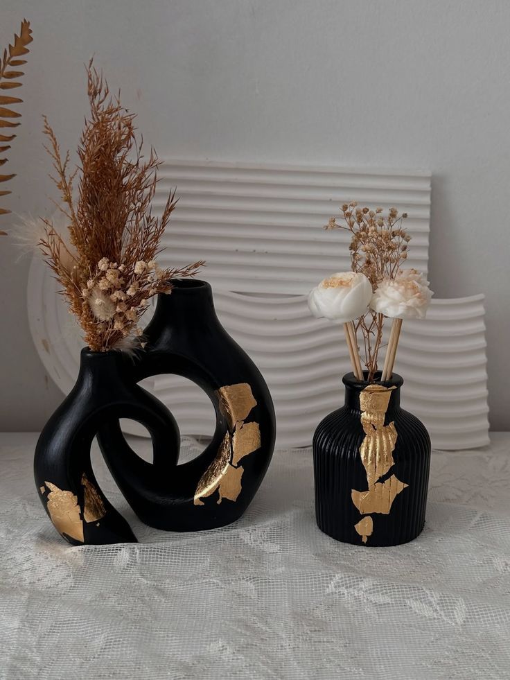 Creative Design Vase Ornaments Artistic Style, Decorations Suitable for Fireplace, Bedroom, Kitchen, and Living Room Decoration, office and theme based area