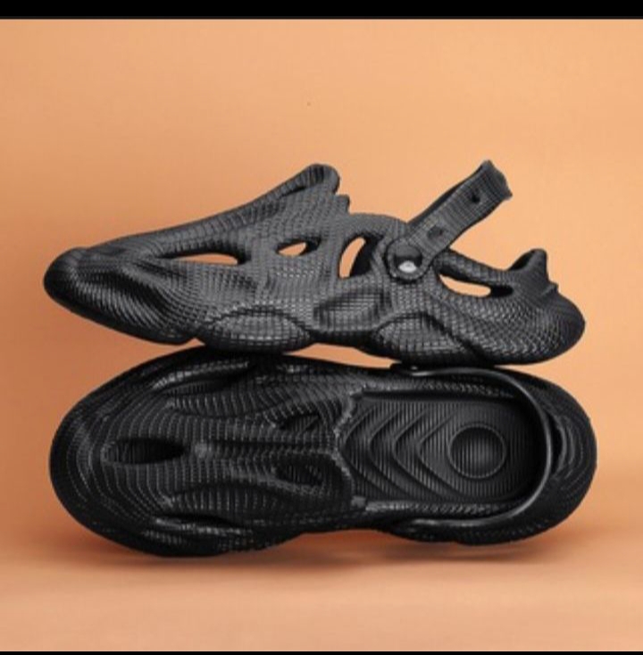 EUROPEAN Crocks Mens Sandals DRAGON Shape Sandals EVA Clogs for Mens