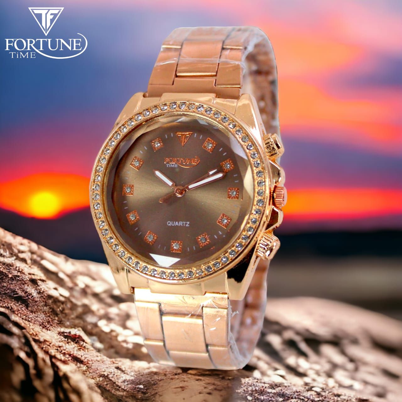Fashionable 3 Chrono Stainless Steel Analog Quartz Watch For Women Stylish Ladies Wrist Watch