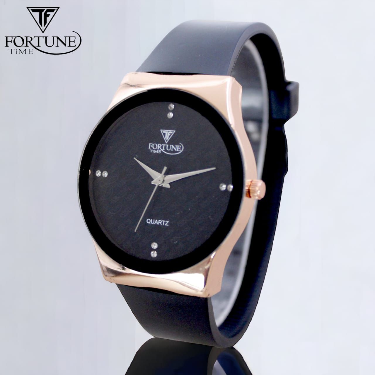 HIGH QUALITY FASHIONABLE SILICON STRAP WATCH FOR UNISEX