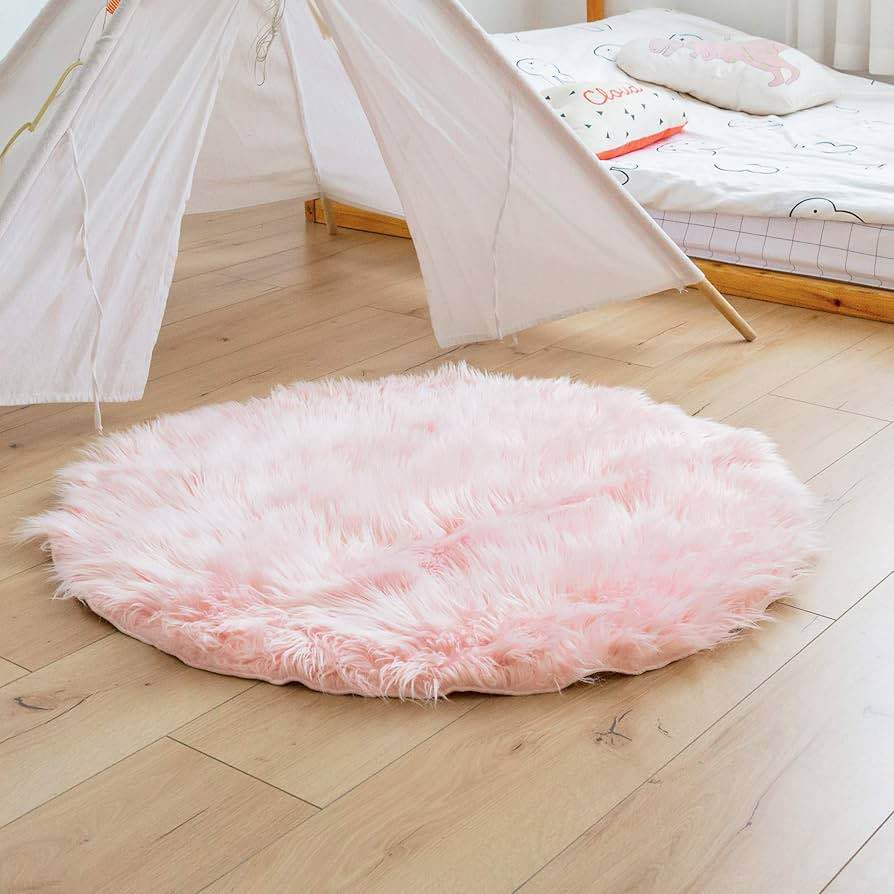 Luxury White Round Faux Fur Sheepskin Rug  Soft Fluffy Area Rug for Bedroom and Living Room Modern Shaggy Circle Rug for Warm Cozy Plush Feel Shaggy Floor Mat for Ultimate Comfort
