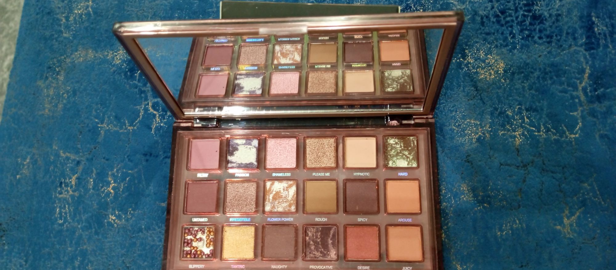Matt nude 18 color eyes makeup palette