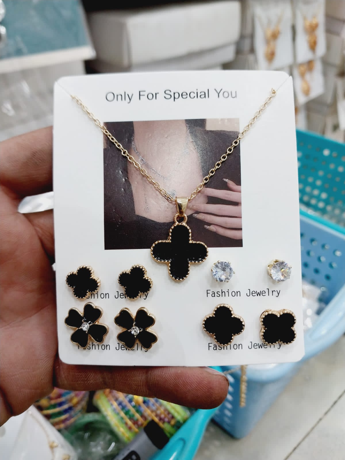 Pack of Four Clover Leave Necklace Pendant And Beautiful Four Pairs of earrings. Beautiful Design . Fashion Necklace And Earrings For Ladies .Women Fashion Necklace For Girls.