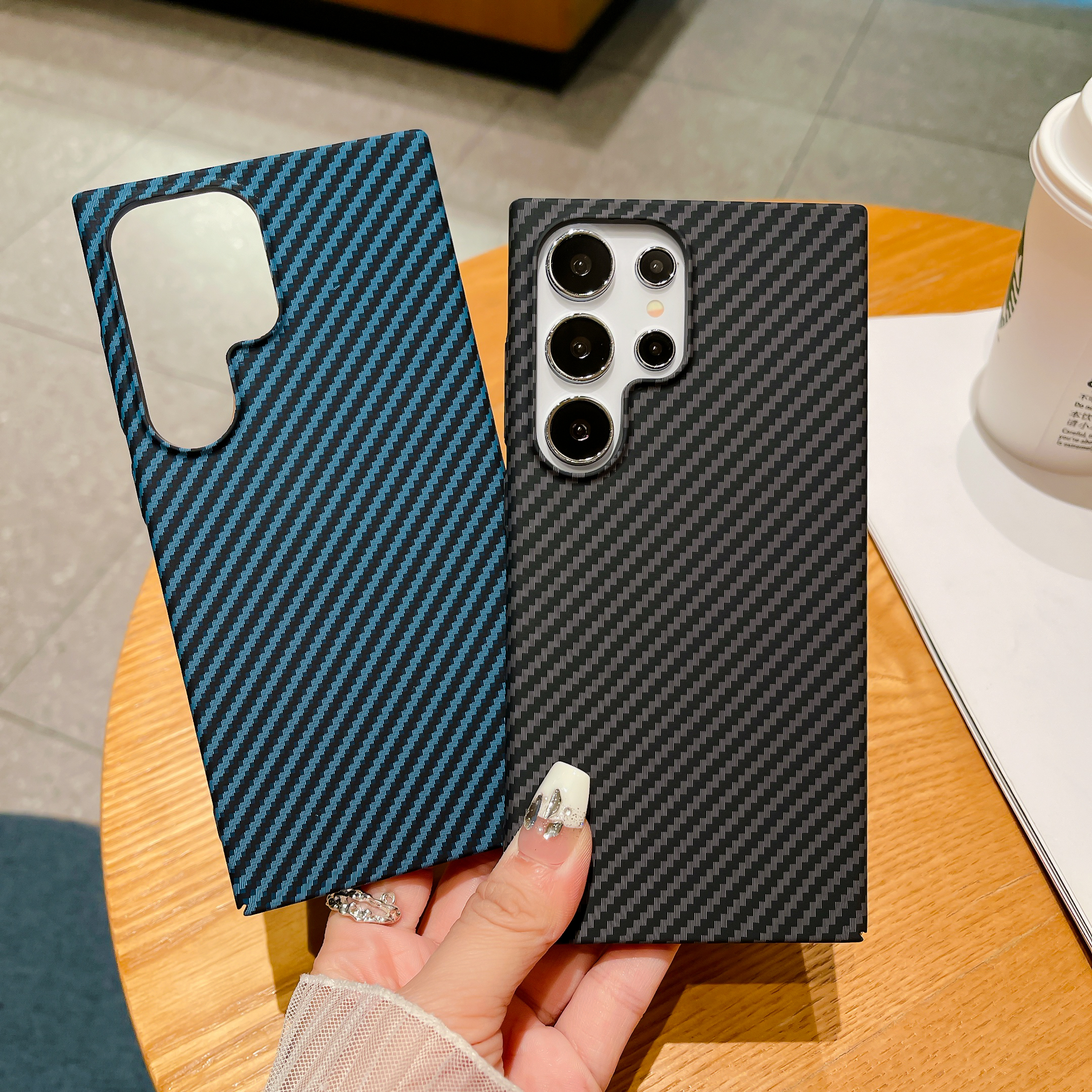 Ultra Thin Carbon Fiber Textured Phone Case For   S24 S23 S22 Note 10 Plus Note 20 Ultra Shockproof Hard Back Cover