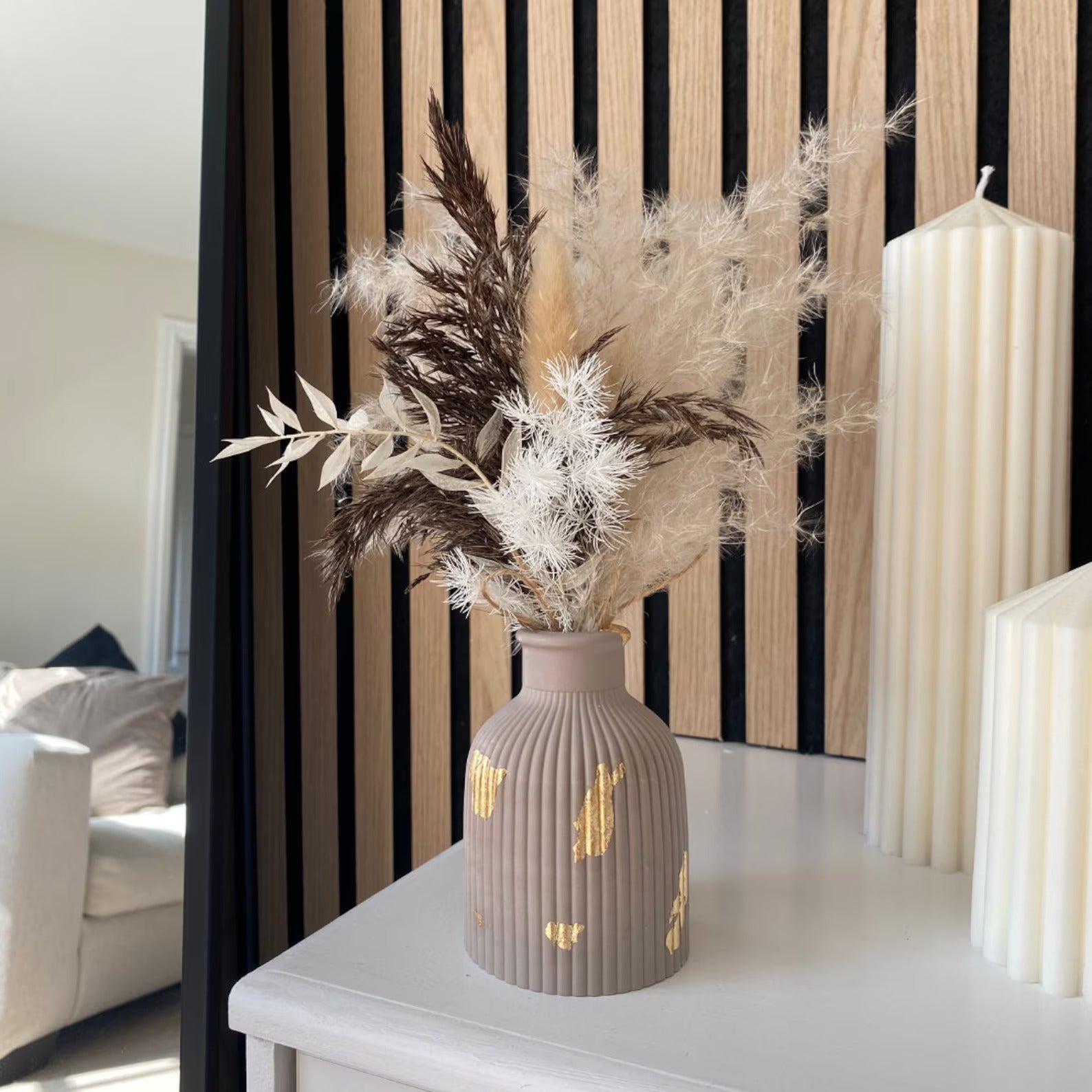 1x Mini Ribbed Concrete Flower Vase, Vases for Artifical Flowers, Plants & Dry Flower Arrangements like Pampas Grass, Vases for Tabletops, Side tables , Coffee tables & Desktops | Home Decor | Decorative Accents | Vases & Vessels