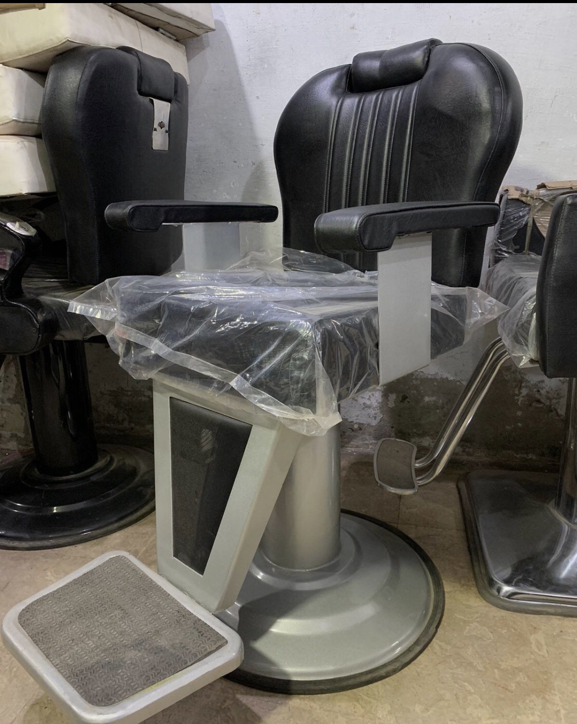 Kursi Salon Olx Hair Cutting Chair Chair For Saloon Beauty Parlour