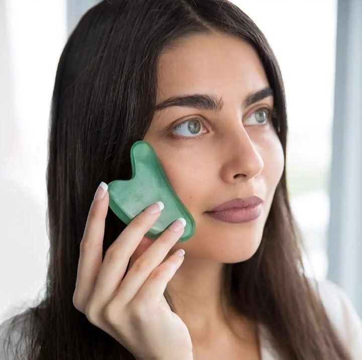 MTP Heart Shape Green Aventurine Jade Guasha Scraper Jade Roller Skin Relaxation Gua Sha Stone Skin Care