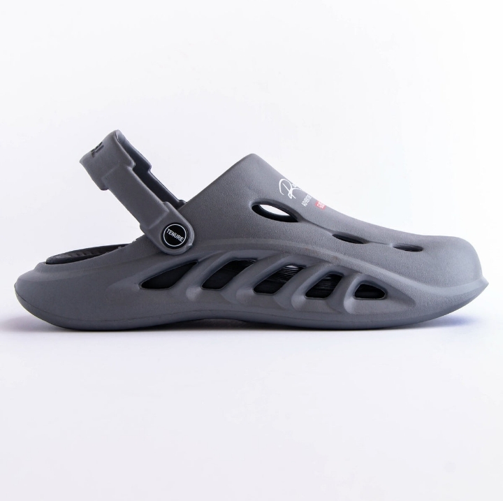 Reality High Quality Mens Clogs & Sandals EVA Crocks Style Sandals for Mens Beach Summer Slip-On