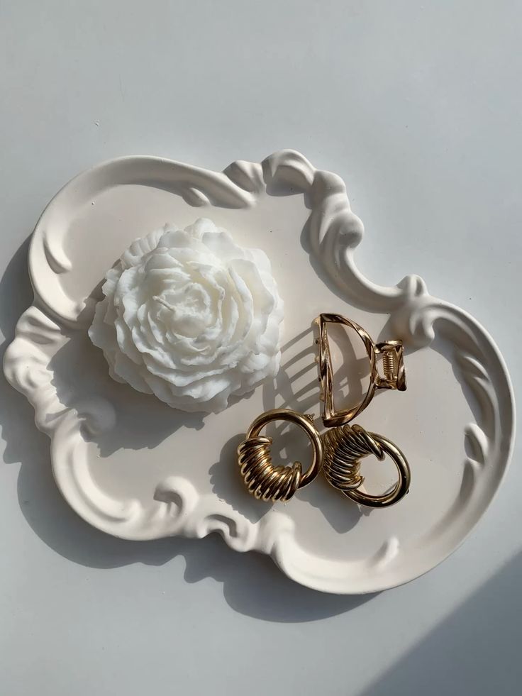 Ceramic decorations piece | tray, flower and vase