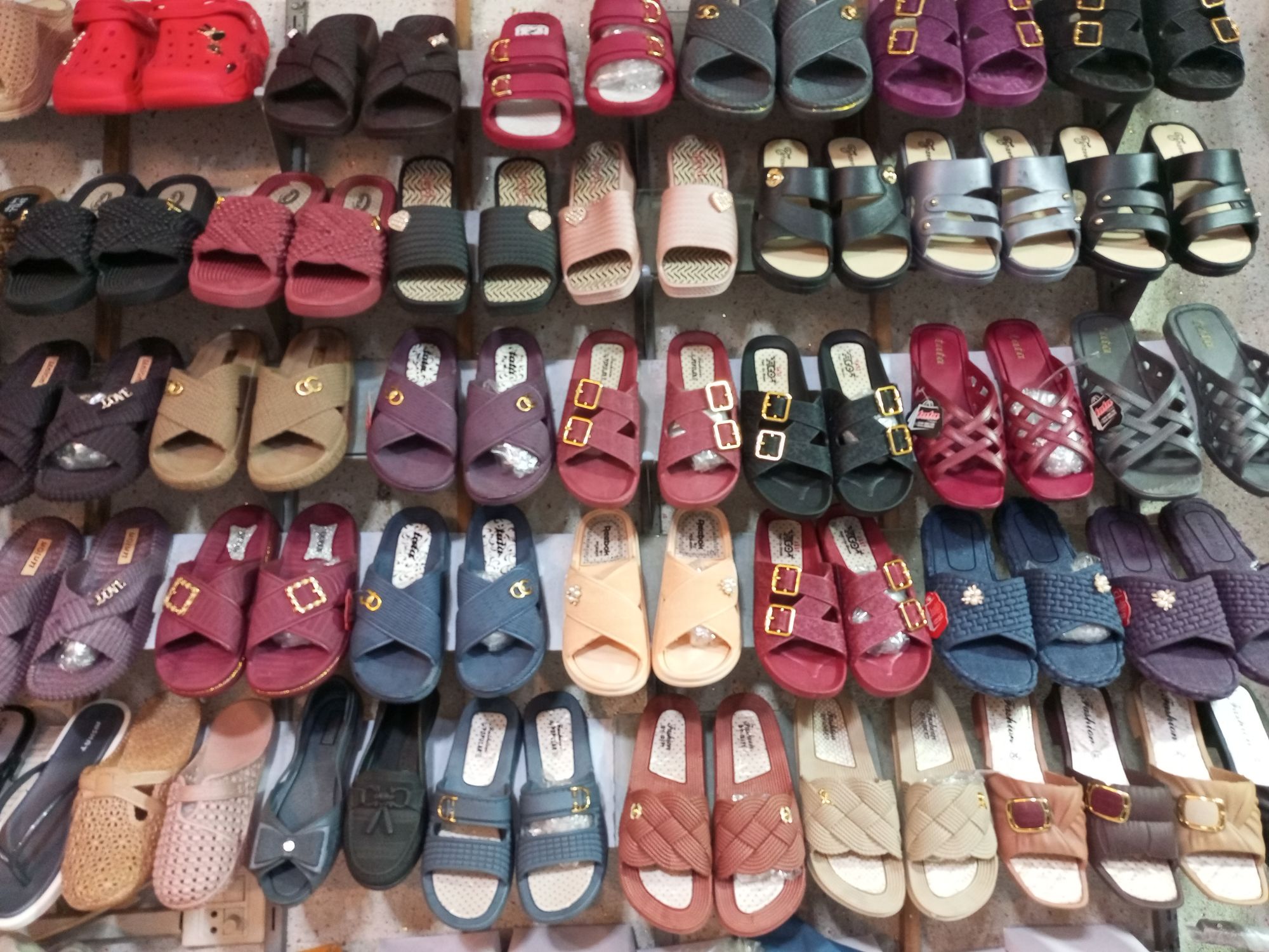 Cheap Price House Slippers for Women Casual Soft Multiple Design Flip Flops for Women