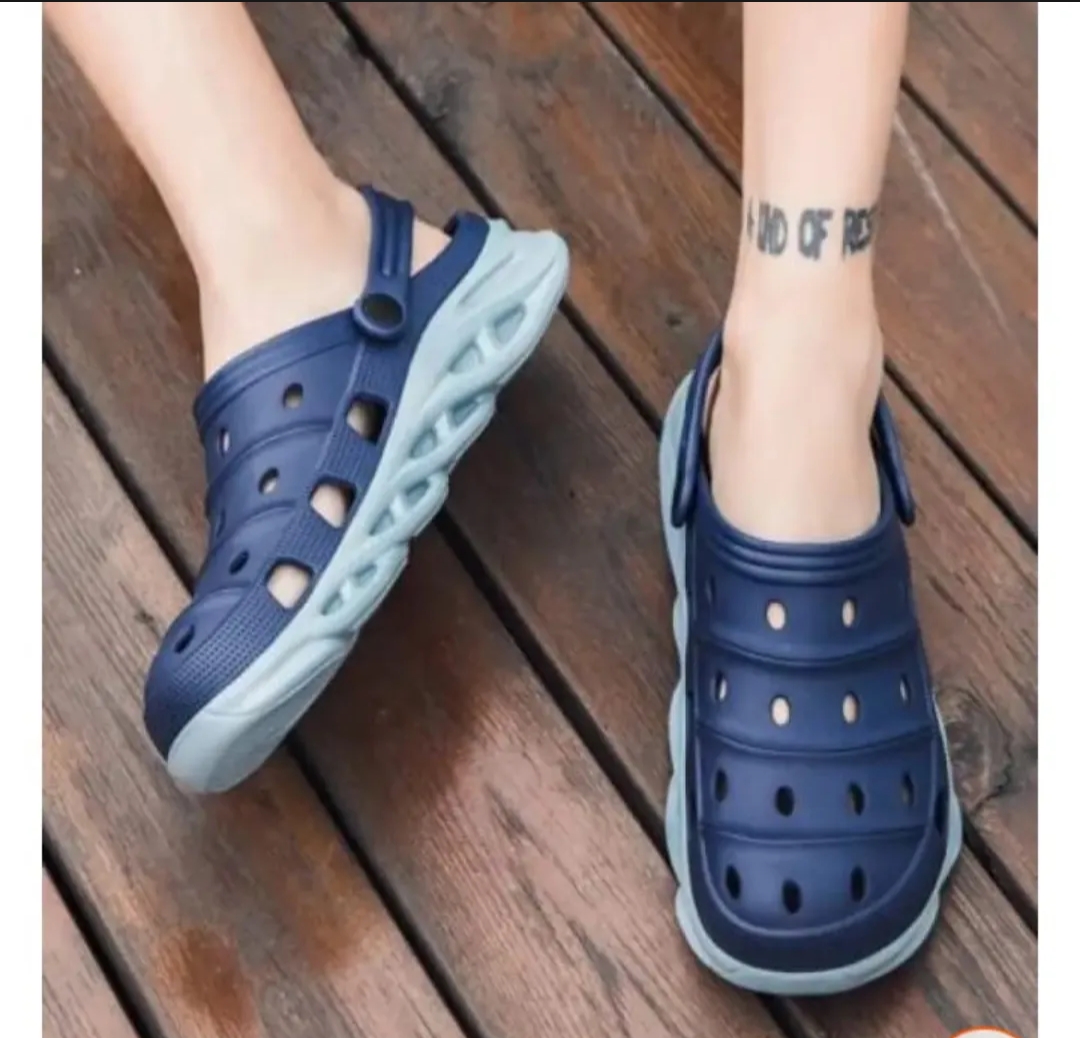 New Arrival Chawla Crocs High Quality EVA Material Soft Comfortable Lightweight Waterproof Anti Slip Stylish Casual Wear Sandals for Men Women Best Summer Footwear