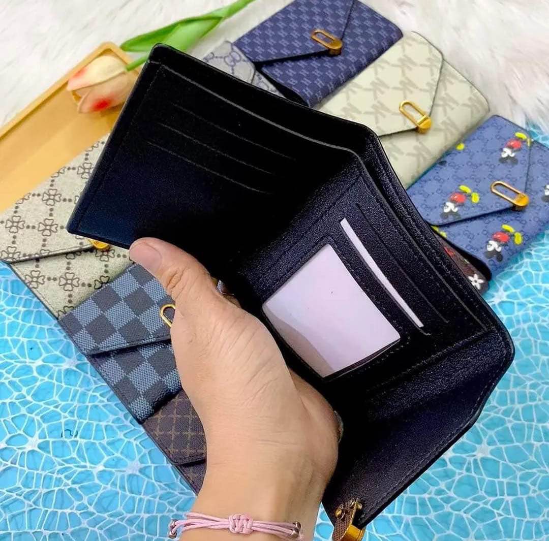 Crocodile Pattern PU Leather Tri-Fold Wallet