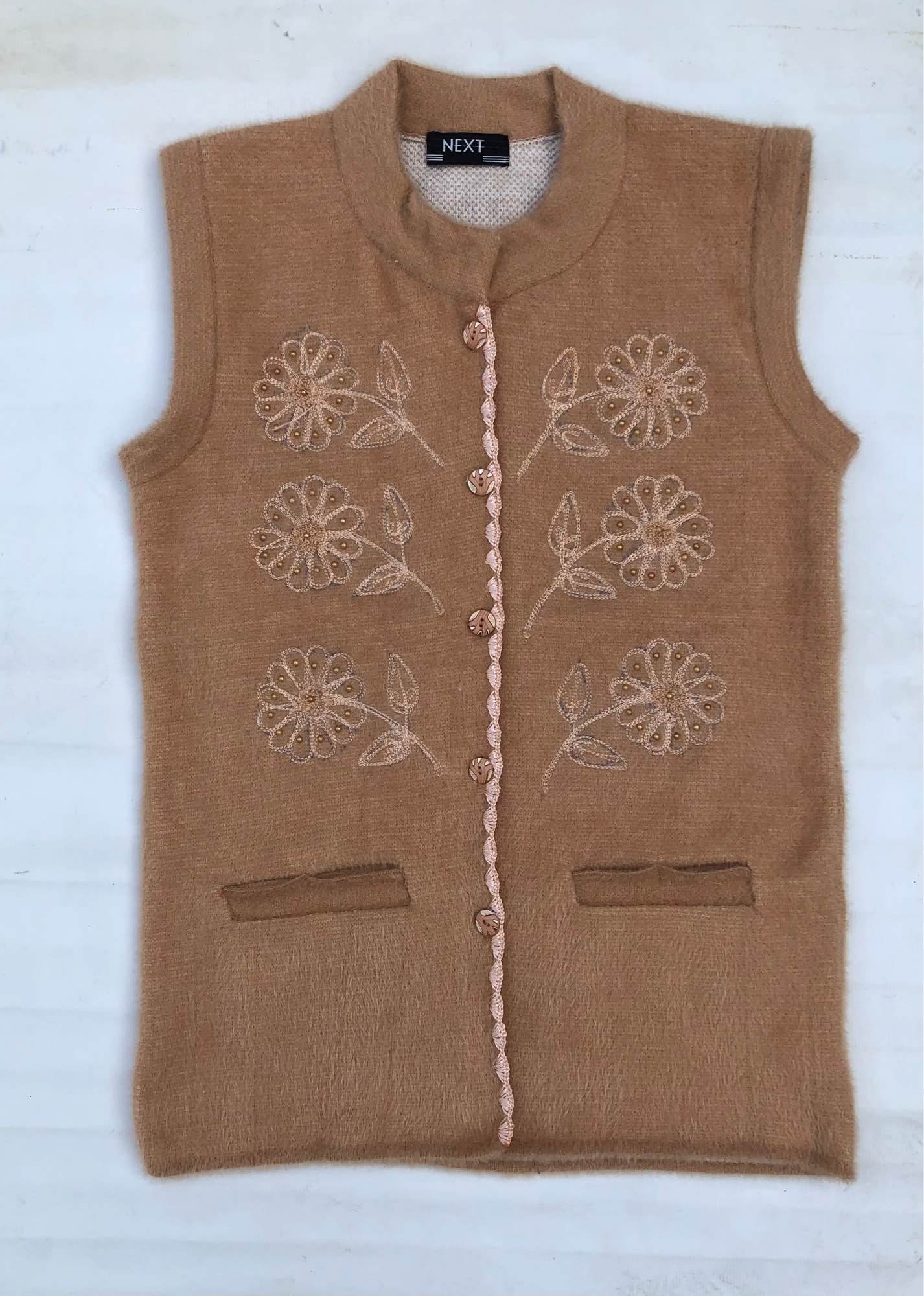 Sleeveless Sweaters for Women Super soft wool embroidery with beads V neck Cardigans