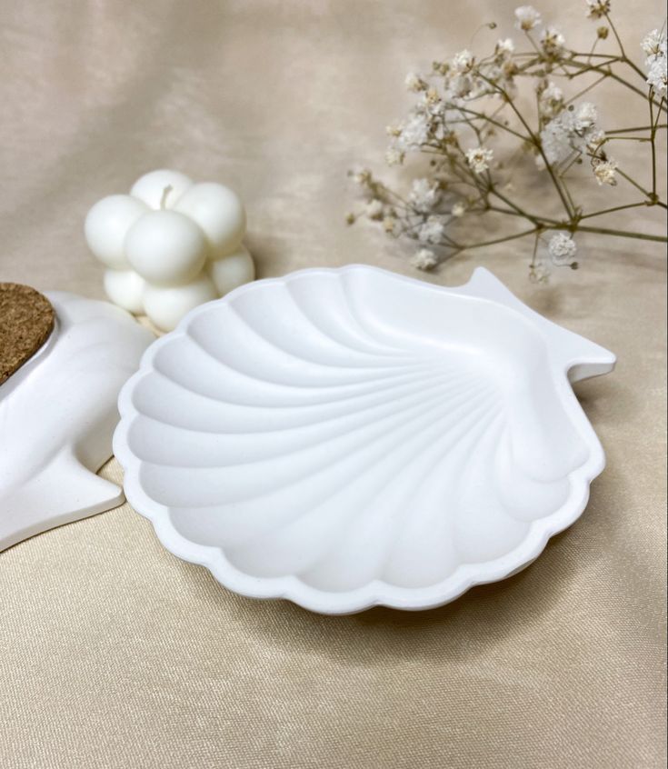 Ceramic decorations piece | tray, flower and vase
