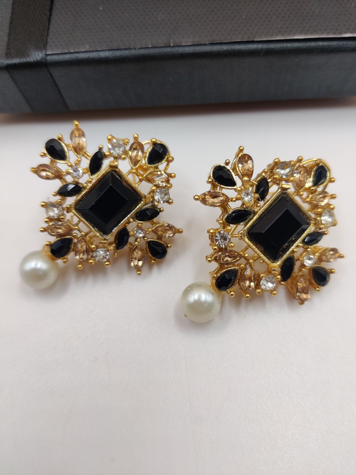 FINE QUALITY FANCY STONE EARRRINGS FOR PARTY WEAR