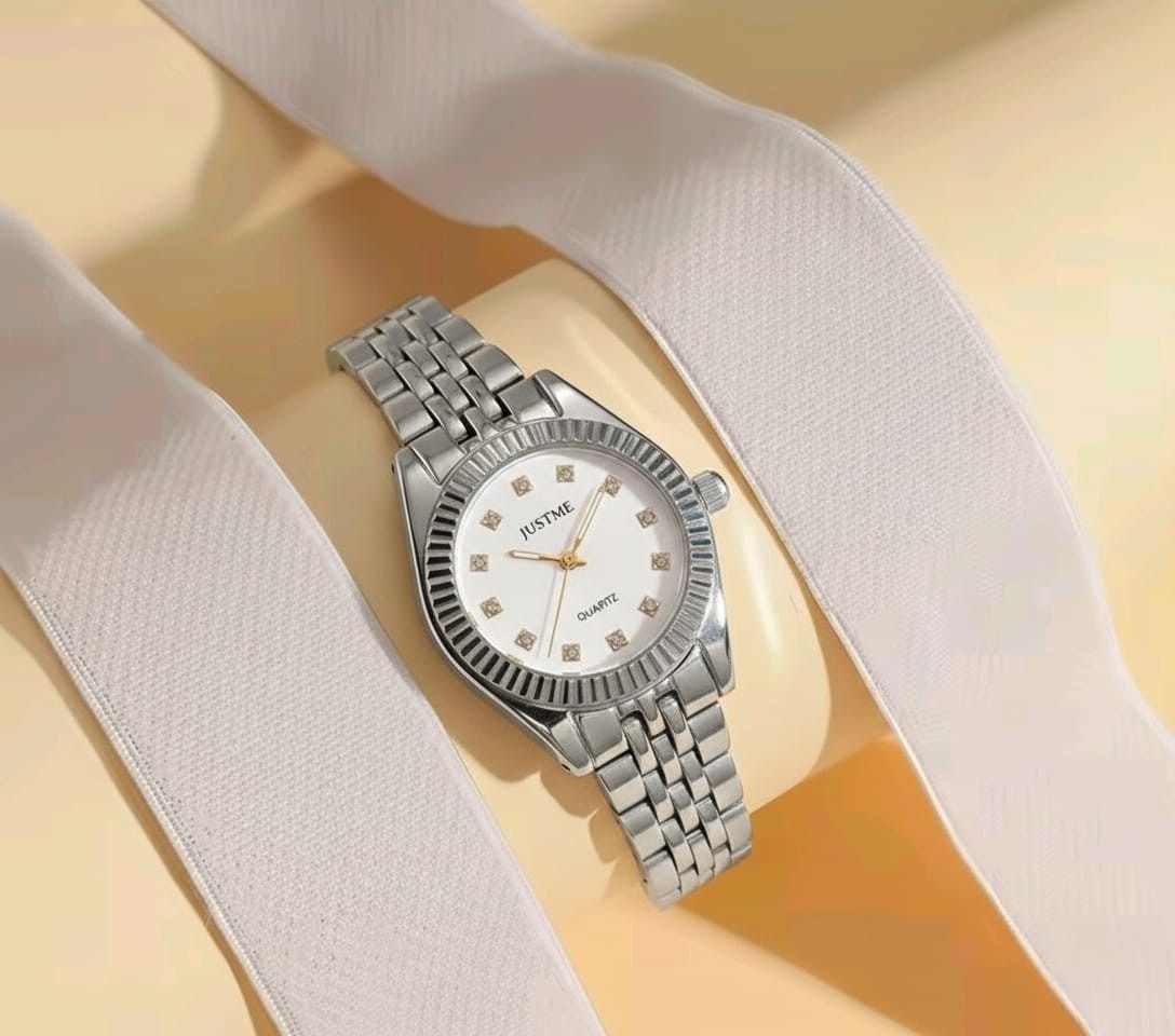 Women's Classic Fashionable Watches Imported Girls Luxury Wrist Watches Quartz Water Resistant Ladies Watches.