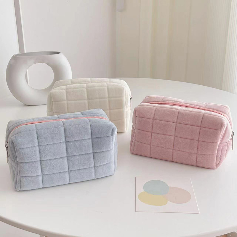 Cute Plush Makeup Bag for Women Portable Travel Small Cosmetic Bags Solid Color Zipper Toiletry Bag Washing Pouch Storage Bags