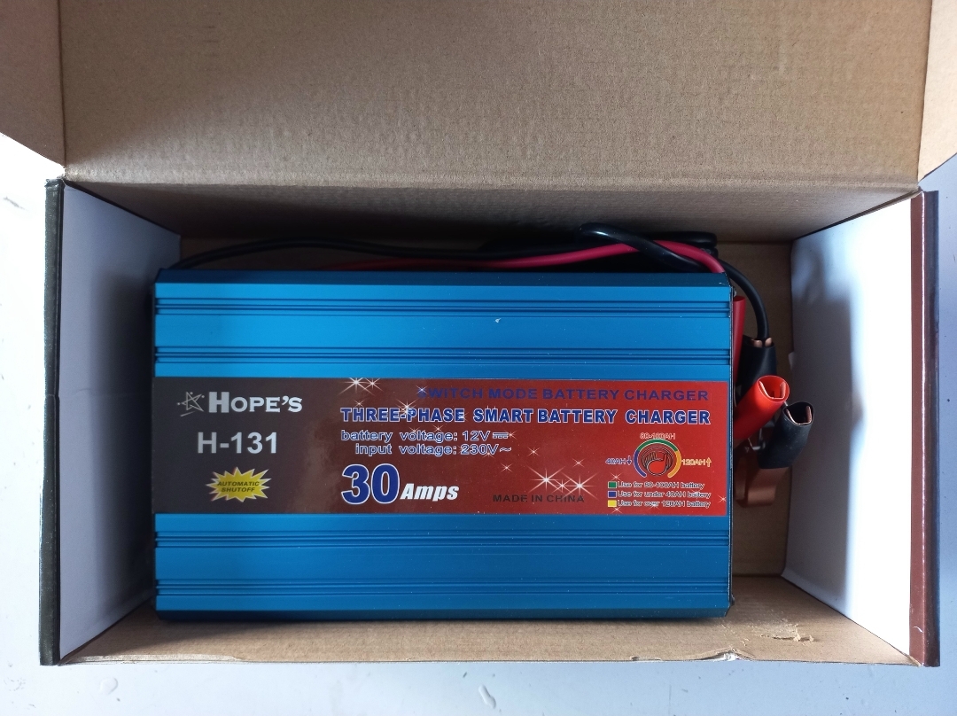 Three Phase Smart Battery Charger 30 Amp Switch Mode Battery Charger