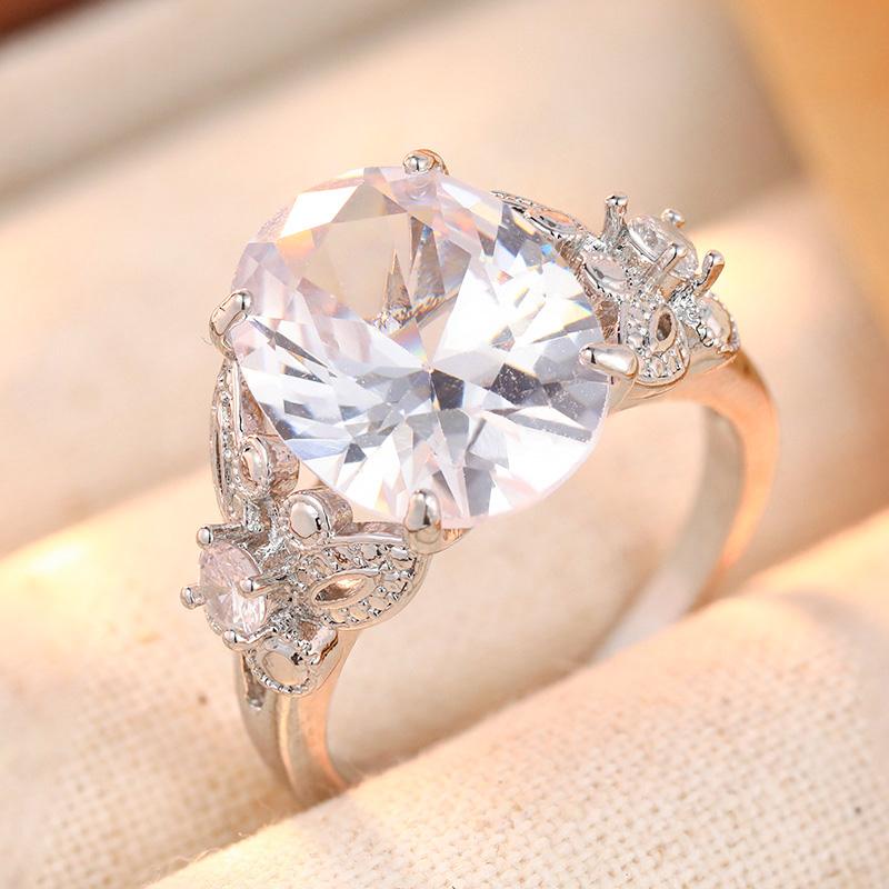 Luxury Women's Large Shiny Synthetic Zirconia Engagement Ring Trendy Temperament Wedding Anniversary Silvery Jewelry Accessories