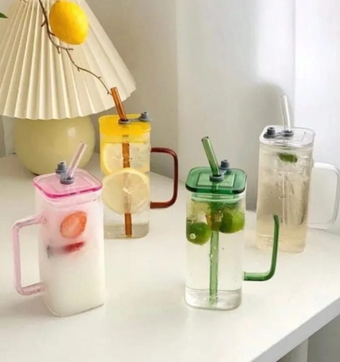 Glass Tumblers Cups With Straw, Plastic Lids, Stripe - Image 1