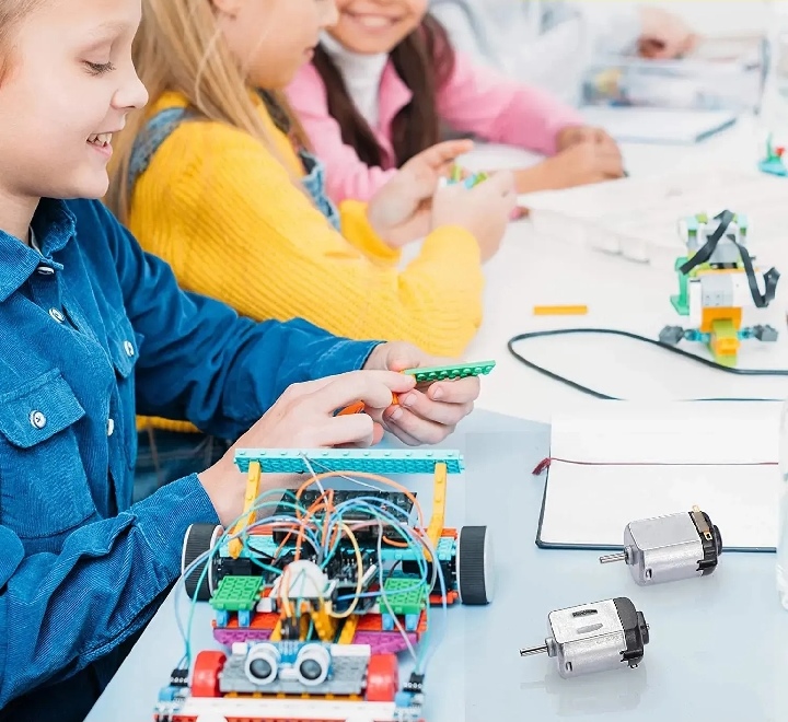 DIY Kit For Students 4V Motor Fan Propellers and rechargeable batteries and charging Module