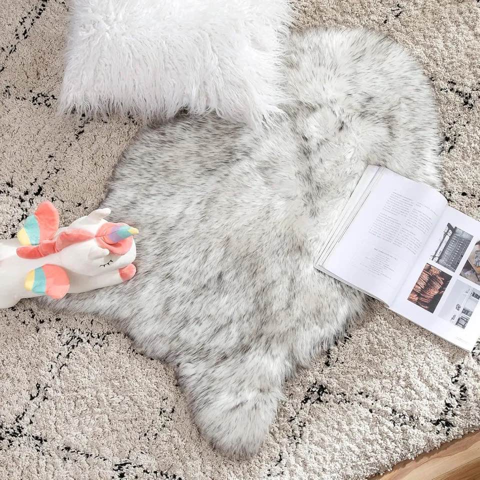 Shaggy fluffy rugs 2 x 3 feet Home Decor Rug