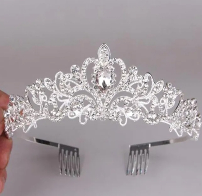 Princess Crown Headbands for Girls - Perfect for Birthdays, Weddings & Parties, Handcrafted Alloy Rhinestone with Unique Design of Birds Pattern Inlaid with Bright Diamonds Hair Accessories