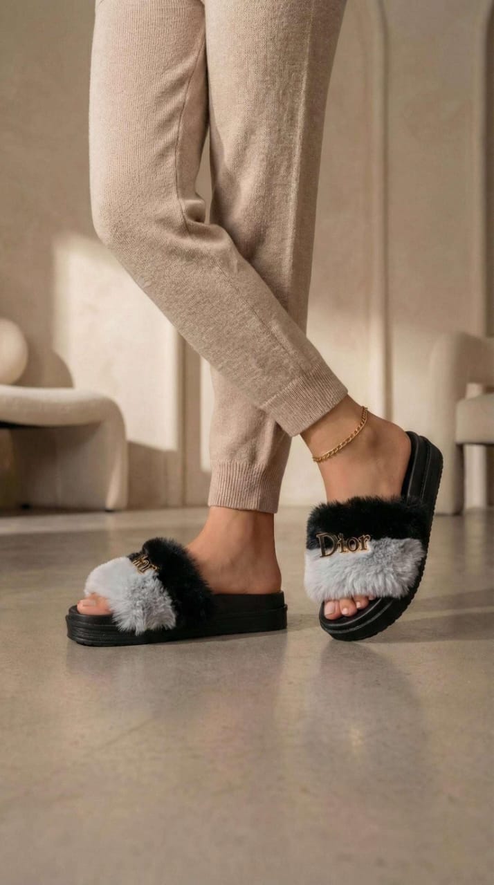 Premium Ladies EVA Fur Slippers for Women Cute Stylish Comfortable Soft Sole Sliders Fluffy Furry Fashion Sandals Anti Slip Lightweight Home Indoor Outdoor Casual Shoes for Girls